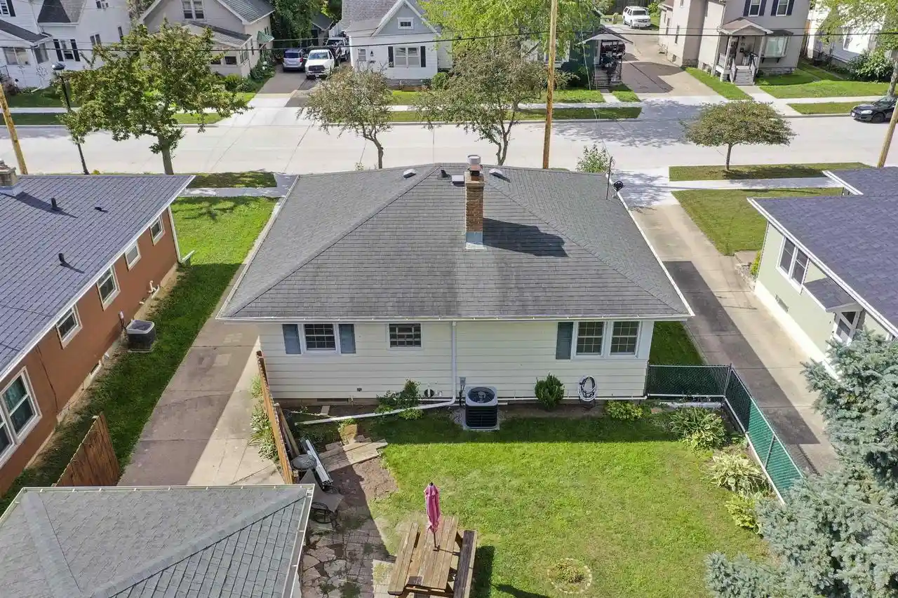 3rd image of 1342 Waugoo Avenue Avenue, Oshkosh, WI 54901 | MLS# 50331435