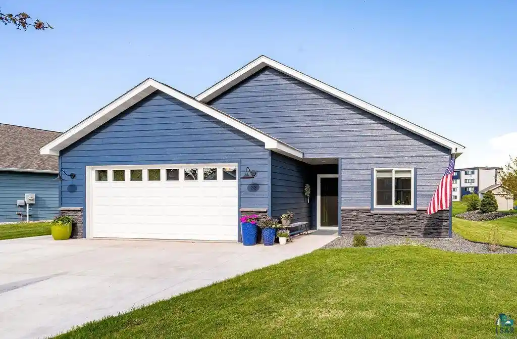 1st image of 33 Billings Ln Ln, Superior, WI 54880 | MLS# 6127506