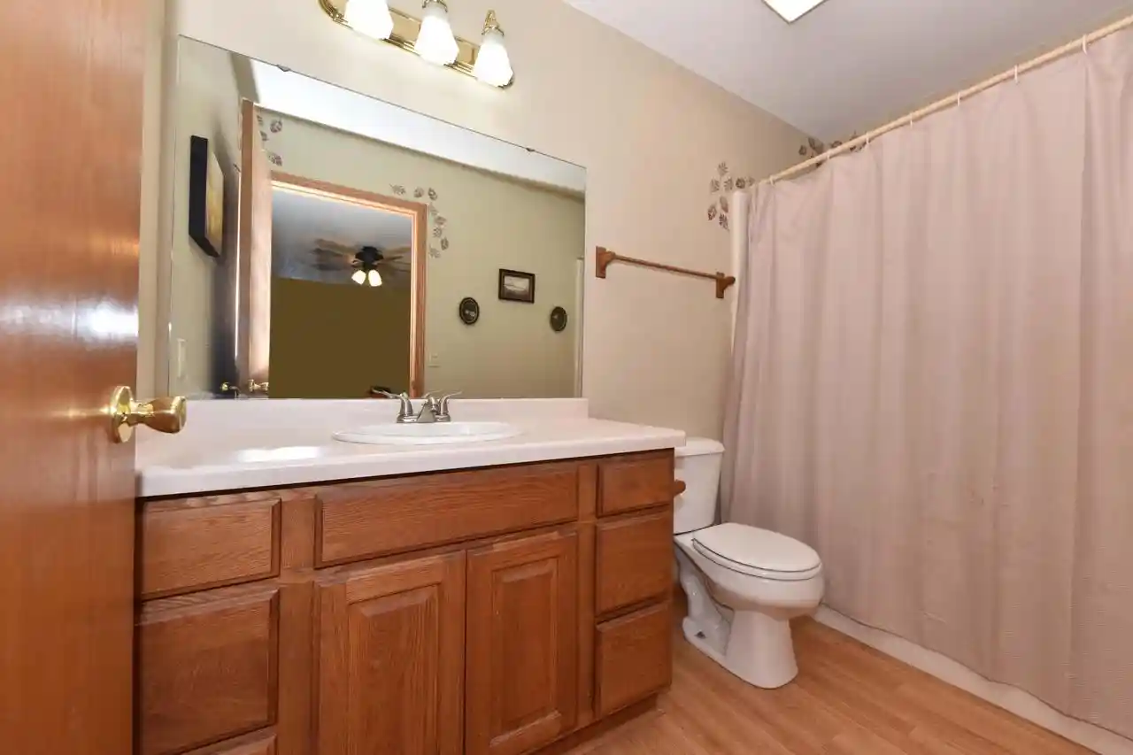 20th image of 1308 Wolf Dr Dr, West Bend, WI 53090 | MLS# 1977250