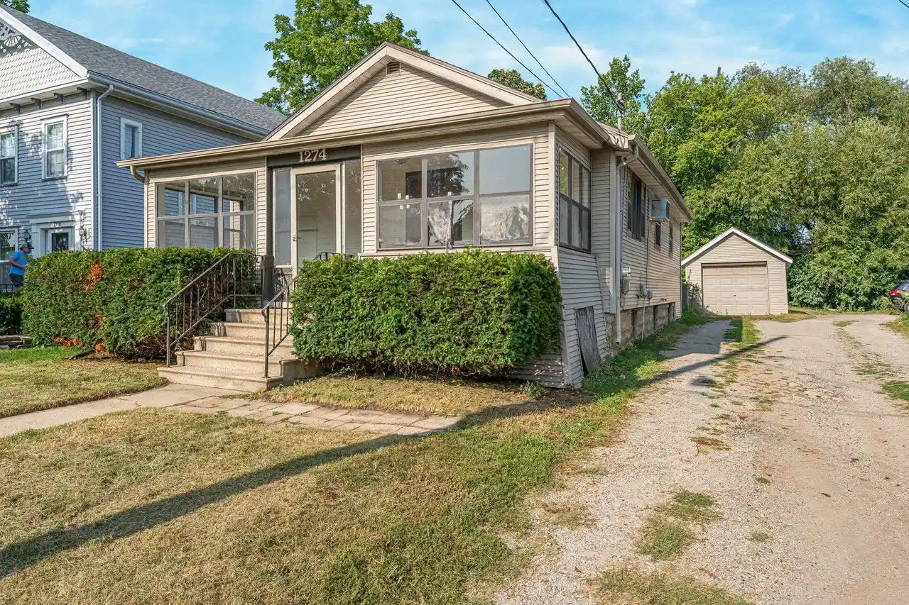 1st image of 1274 Elmwood Street Street, Oshkosh, WI 54901 | MLS# 50331440