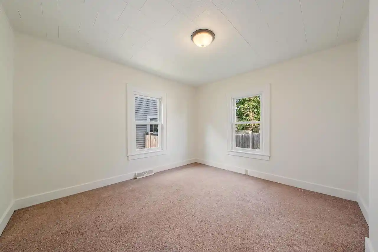 5th image of 1274 Elmwood Street Street, Oshkosh, WI 54901 | MLS# 50331440