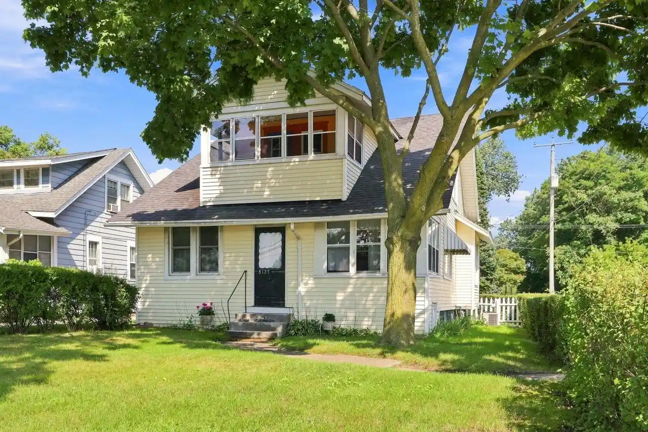 1st image of 8123 Sheridan Road Road, Kenosha, WI 53143 | MLS# 1977244