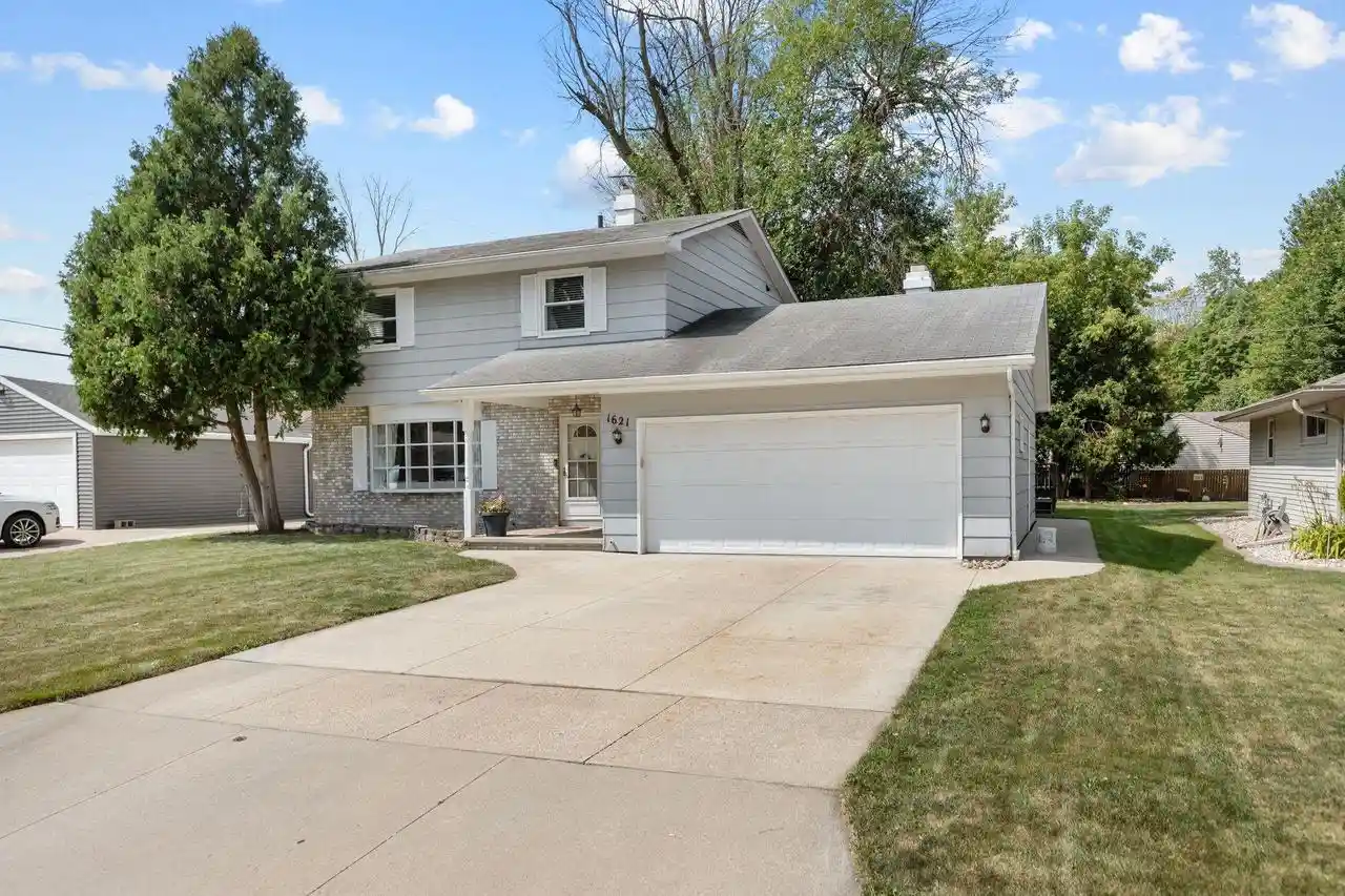 Photo 1 of Single family home for sale at 1621 N Mcdonald Street Street, Appleton, WI 54911 | MLS# 50331445 | Listing updated on 2026-09-05