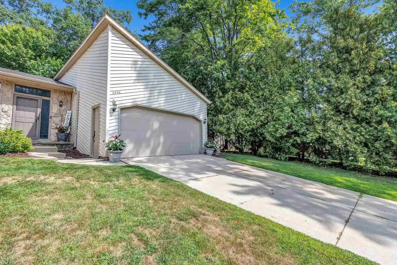 1st image of 2526 Dunbar Lane Lane, Green Bay, WI 54304 | MLS# 50331447