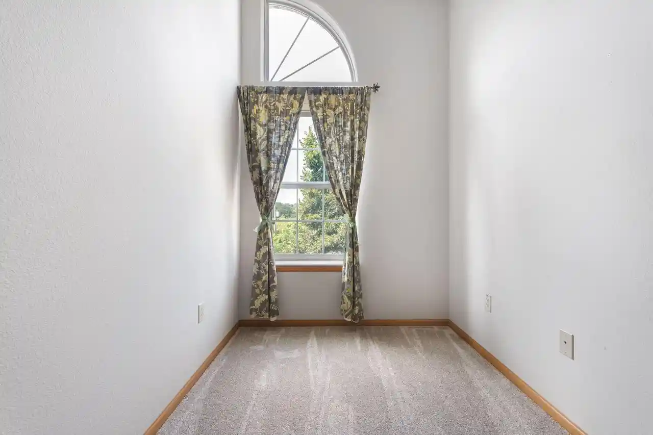 3rd image of 1495 Garay Ln Ln, Port Washington, WI 53074