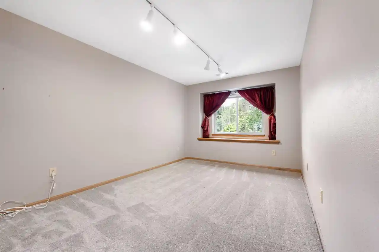 5th image of 1495 Garay Ln Ln, Port Washington, WI 53074