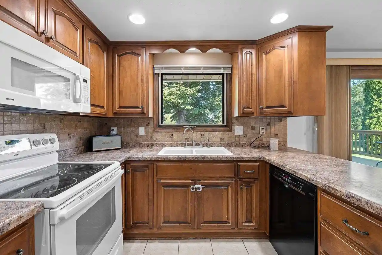 Photo 2 of Single family home for sale at 2016 Baltic Terrace Terrace, Green Bay, WI 54311 | MLS# 50331454 | Listing updated on 2026-09-04