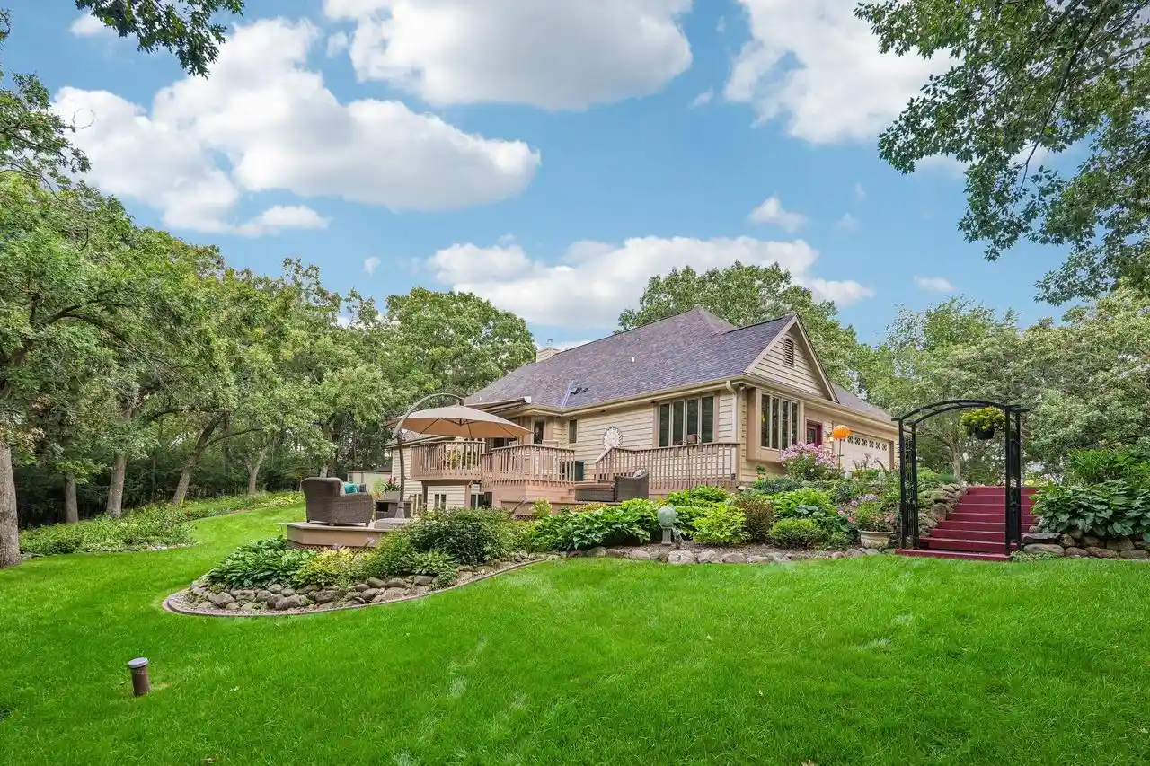 Photo 3 of Sale Pending at 493 Lillian Court Court, Delafield, WI 53018 | MLS# 1977269 | Listing updated on 2026-09-01