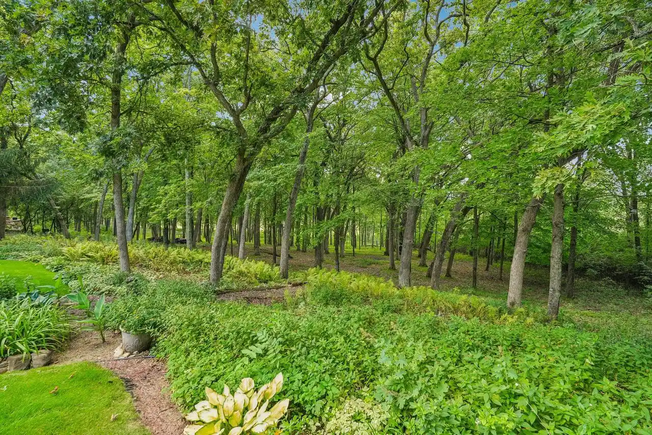 Photo 4 of Sale Pending at 493 Lillian Court Court, Delafield, WI 53018 | MLS# 1977269 | Listing updated on 2026-09-01