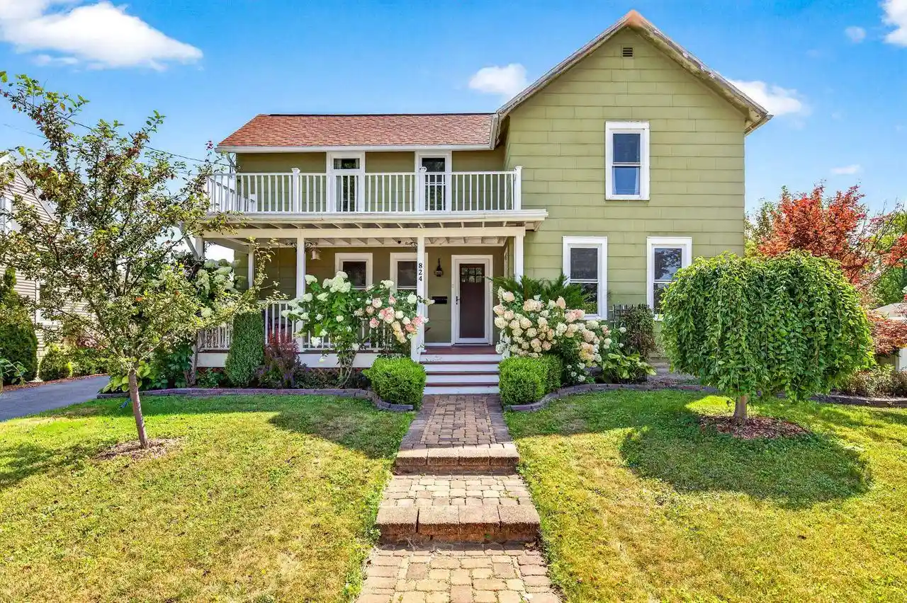 Photo 1 of Single family home for sale at 824 S Weimar Street Street, Appleton, WI 54915 | MLS# 50331418 | Listing updated on 2026-09-21