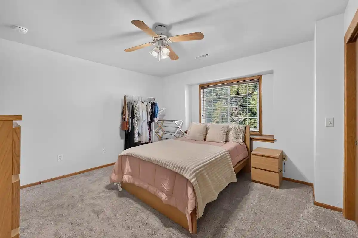 Listing Photo 4 - Condo for sale in building located at 6115 S Creekside Dr Dr, Cudahy, WI 53110 - Unit #12