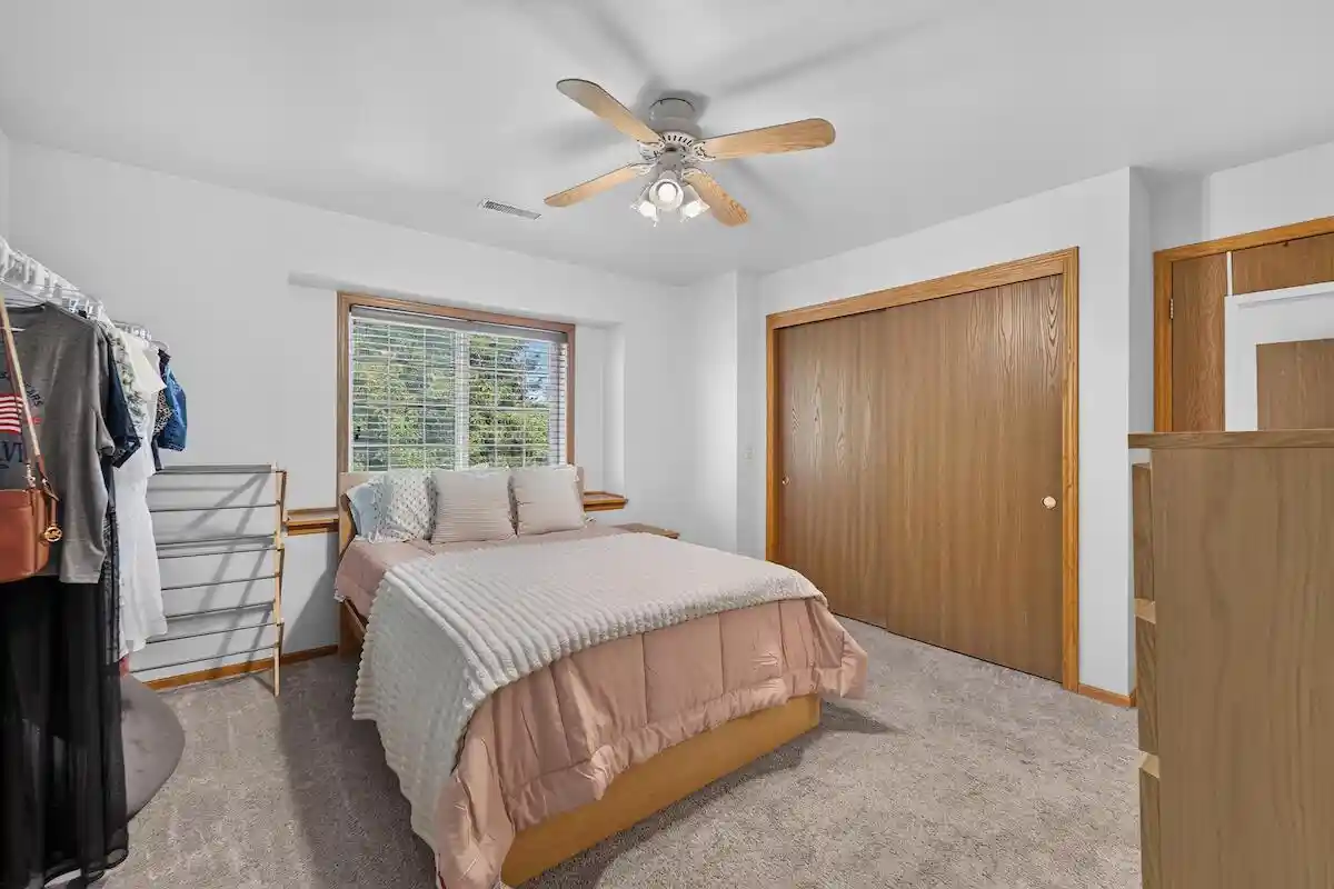 Listing Photo 5 - Condo for sale in building located at 6115 S Creekside Dr Dr, Cudahy, WI 53110 - Unit #12