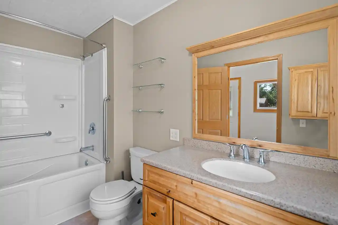 4th image of 7916 Shorewood Dr Dr, Salem, WI 53168 | MLS# 1977282