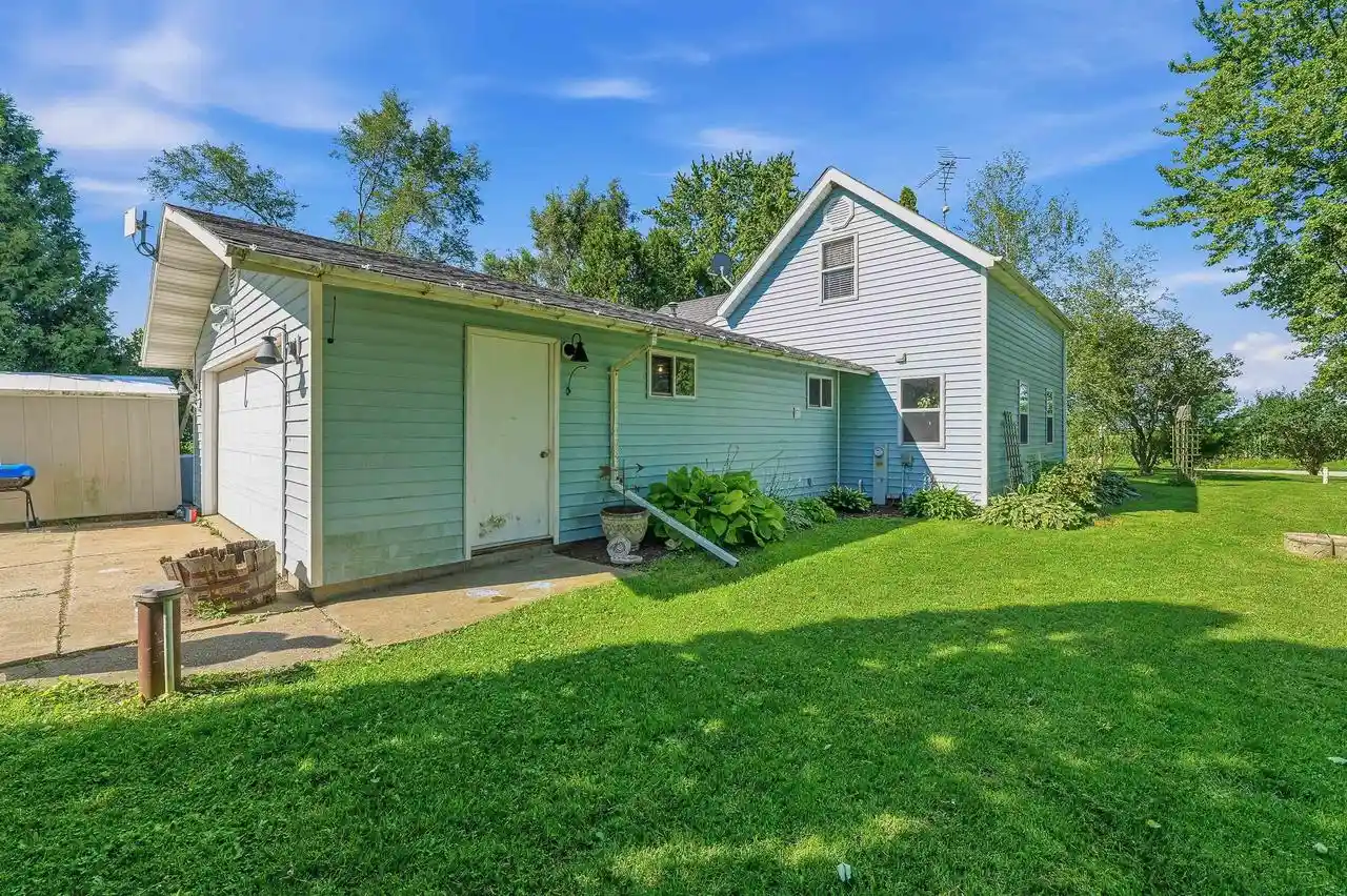 Photo 1 of Single family home for sale at N1094 Pleasant Dr Dr, Markesan, WI 53946 | MLS# 2031025 | Listing updated on 2026-10-08