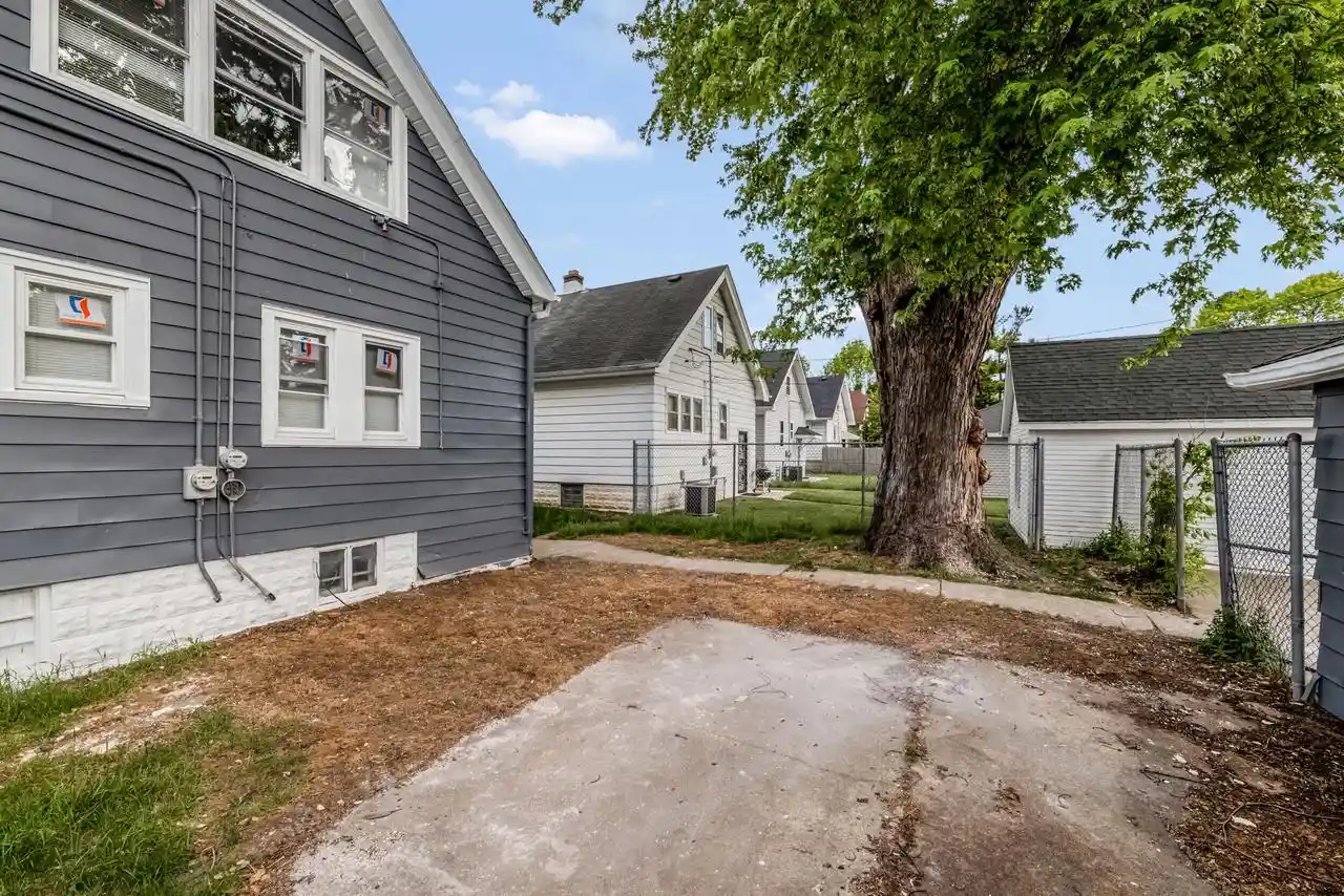 Photo 4 of Multi family home for sale at 4525 N 28Th Street Street, Milwaukee, WI 53209 | MLS# 1977281 | Listing updated on 2026-09-25