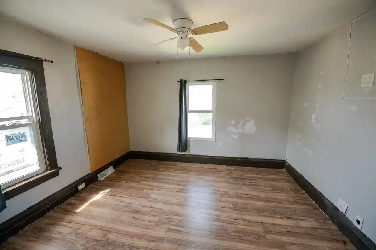Photo 3 of Single family home for sale at 611 West Boulevard Boulevard, Racine, WI 53405 | MLS# 1977280 | Listing updated on 2026-09-21