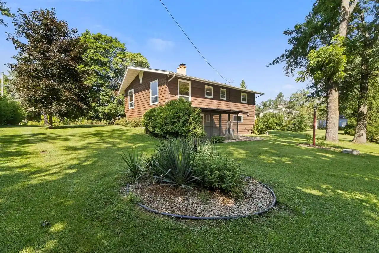 5th image of 158 King Lake Road Road, Brooklyn, WI 53521 | MLS# 2031026