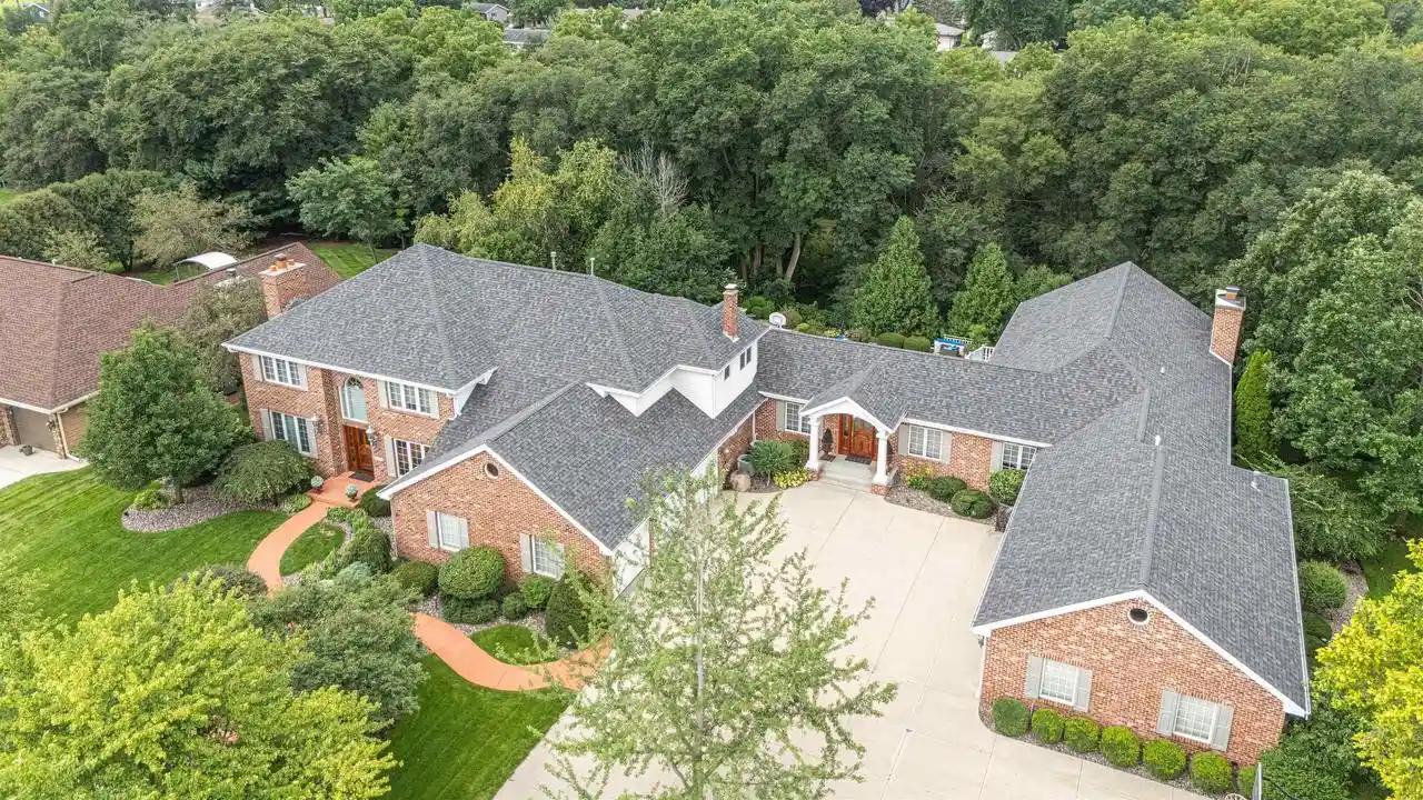 Photo 1 of Mansion for sale at 903 Thornecrest Dr, Janesville, WI 53546 | MLS# 2031029 | Listing updated on 2026-09-23