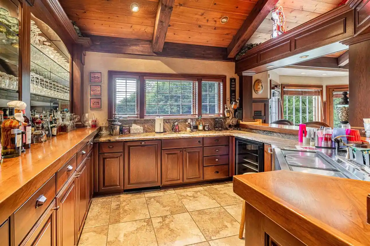 Photo 3 of Mansion for sale at 903 Thornecrest Dr, Janesville, WI 53546 | MLS# 2031029 | Listing updated on 2026-09-23