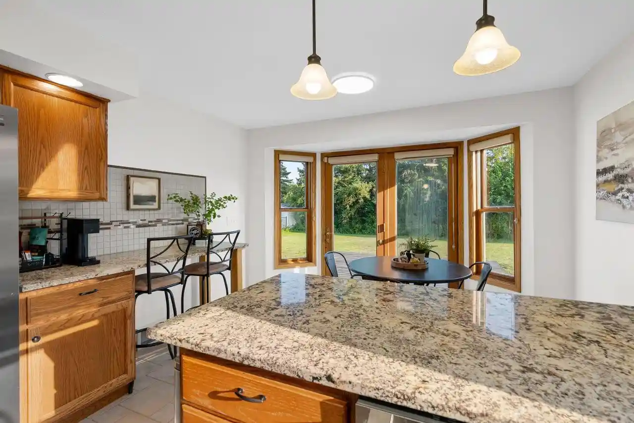 5th image of 2705 Oakwood Circle Circle, Oshkosh, WI 54904 | MLS# 50331464