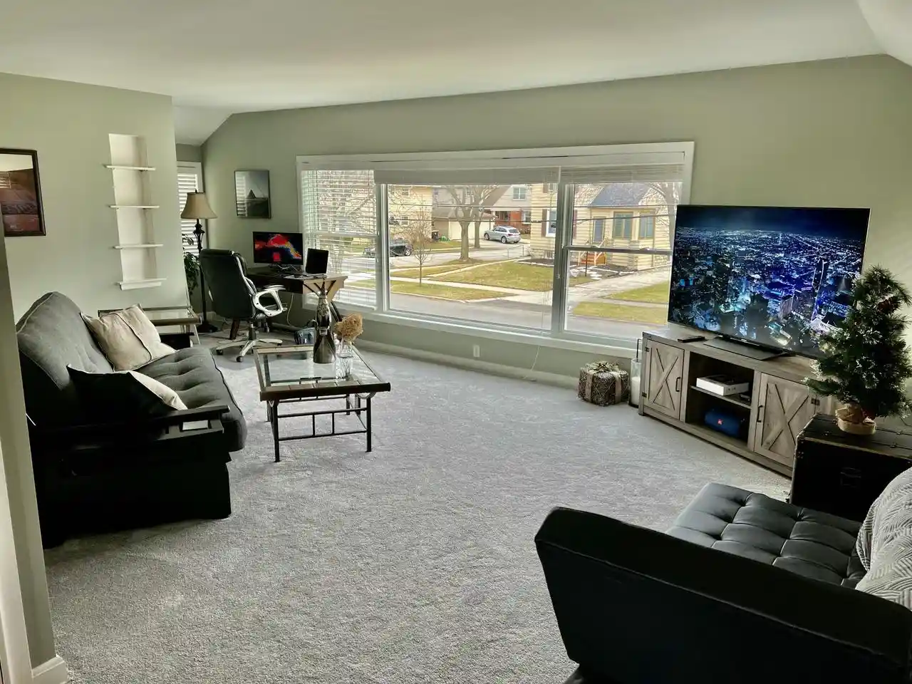 5th image of 2105 Ludington Ave Ave, Wauwatosa, WI 53226