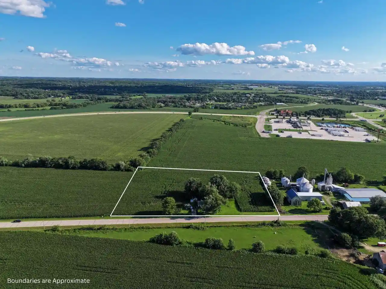 Photo 1 of Single family home for sale at 2724 E Stateline Road Road, Beloit, WI 53511 | MLS# 2031031 | Listing updated on 2026-08-21