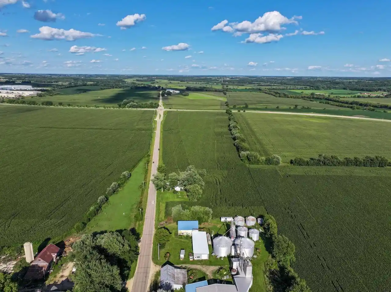 Photo 3 of Single family home for sale at 2724 E Stateline Road Road, Beloit, WI 53511 | MLS# 2031031 | Listing updated on 2026-08-21