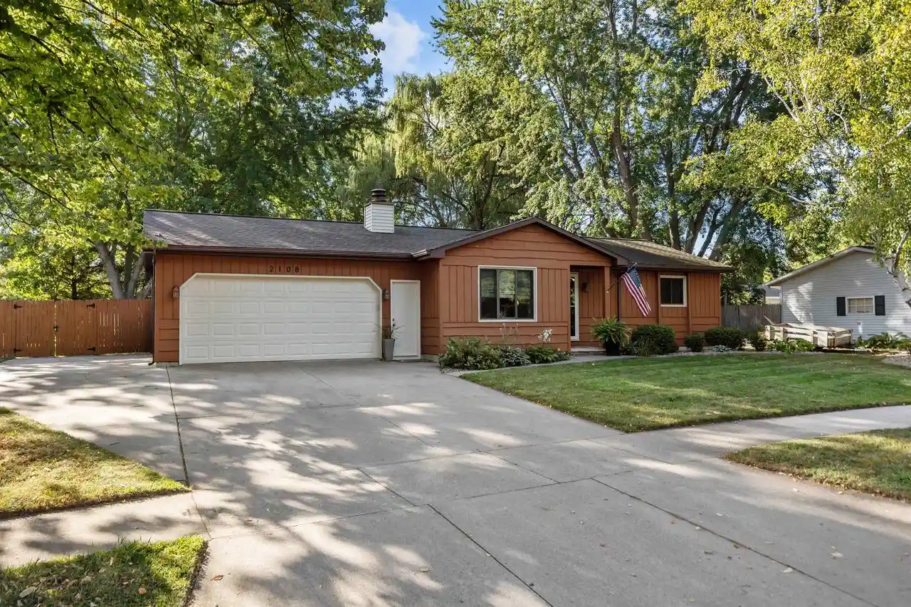 Photo 1 of Single family home for sale at 2108 S Horizon Dr Dr, Appleton, WI 54915 | MLS# 50331468 | Listing updated on 2026-08-25