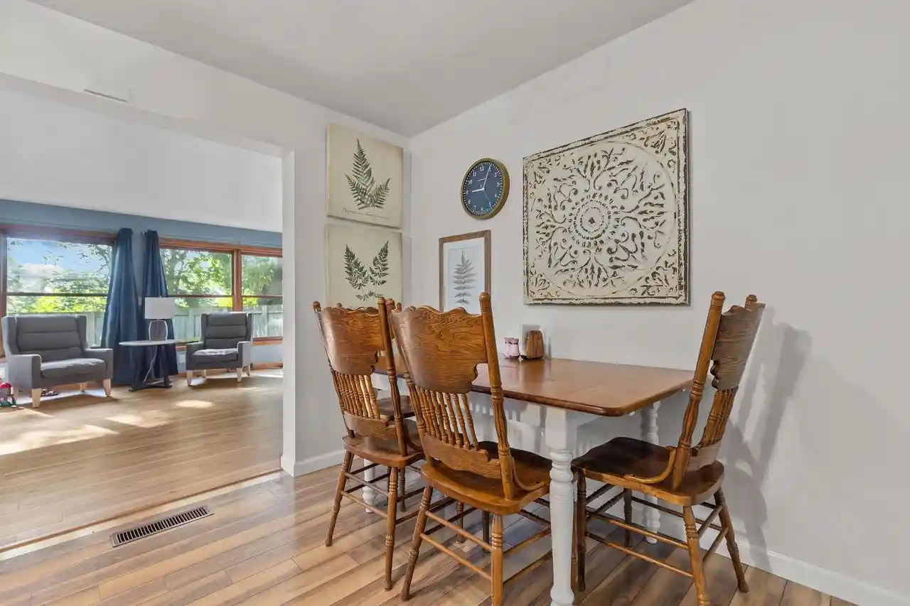 Photo 2 of Single family home for sale at 2108 S Horizon Dr Dr, Appleton, WI 54915 | MLS# 50331468 | Listing updated on 2026-08-25