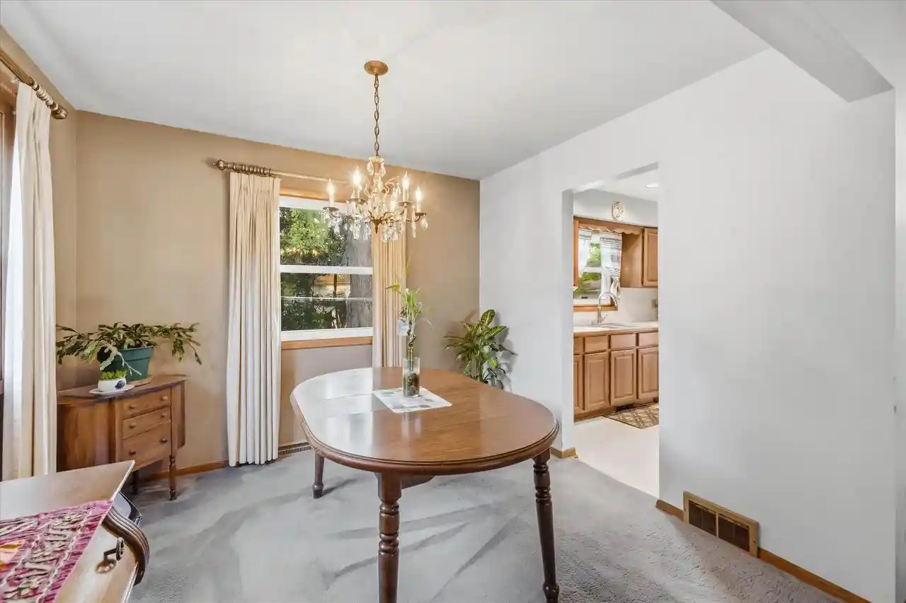 3rd image of 931 Fairview Dr Dr, Port Washington, WI 53074 | MLS# 1977307