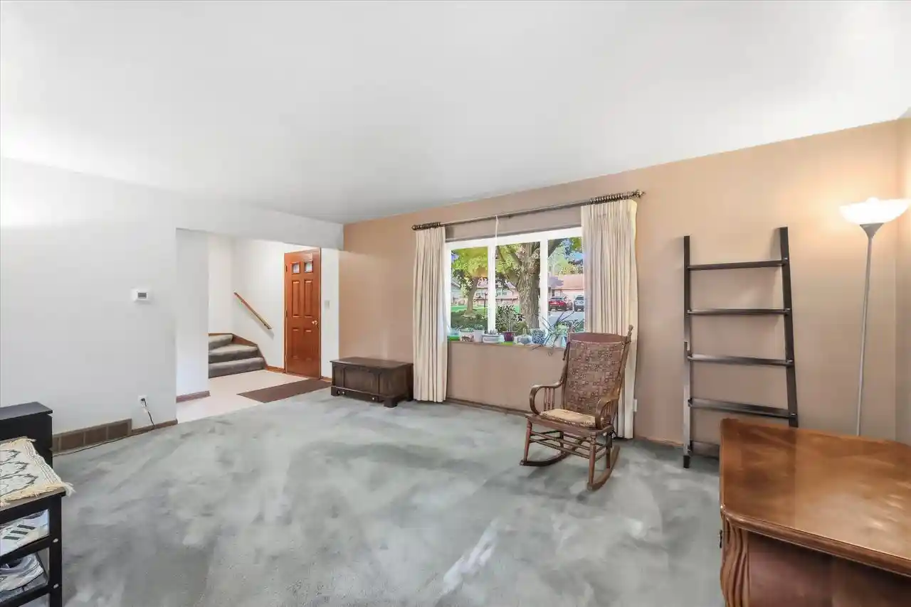5th image of 931 Fairview Dr Dr, Port Washington, WI 53074 | MLS# 1977307