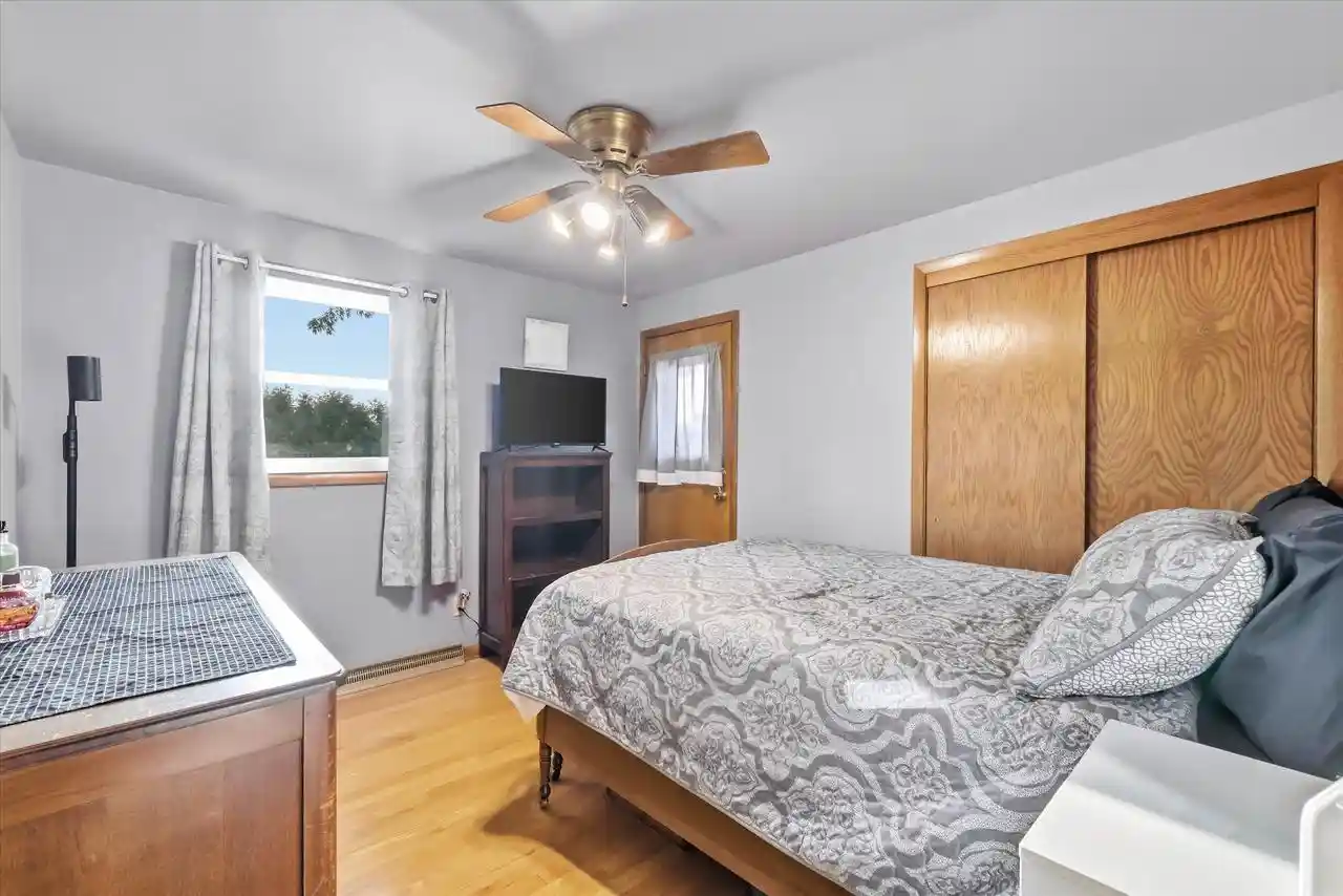40th image of 931 Fairview Dr Dr, Port Washington, WI 53074 | MLS# 1977307