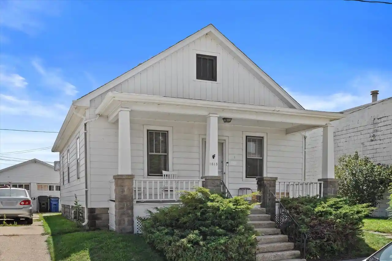 1st image of 1515 Lombard Avenue Avenue, Racine, WI 53402 | MLS# 1977312