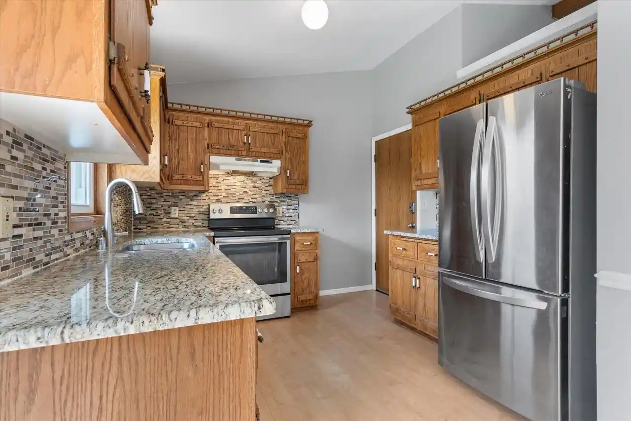 2nd image of W162n10591 Auburn Lane Lane, Germantown, WI 53022 | MLS# 1977327