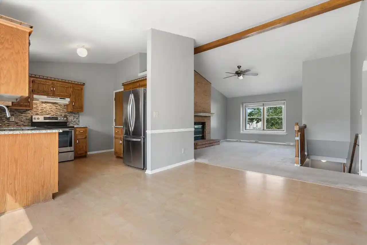 4th image of W162N10591 Auburn Lane Lane, Germantown, WI 53022 | MLS# 1977327