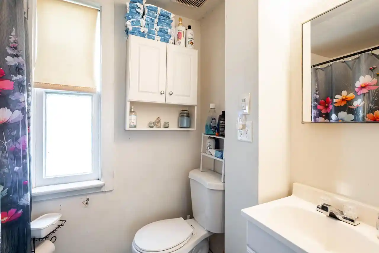 3rd image of 723 N Wisconsin St St, Port Washington, WI 53074