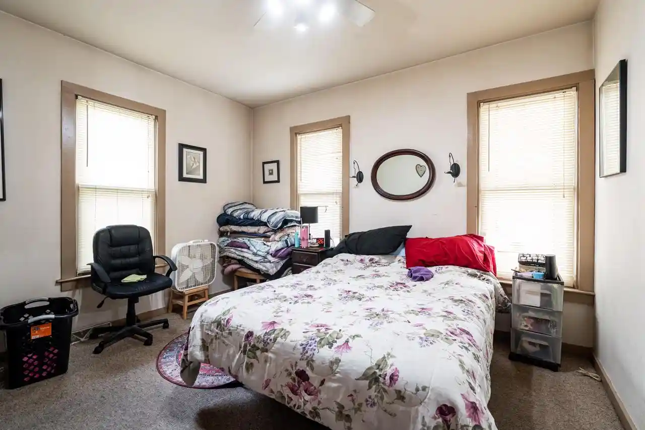 4th image of 723 N Wisconsin St St, Port Washington, WI 53074