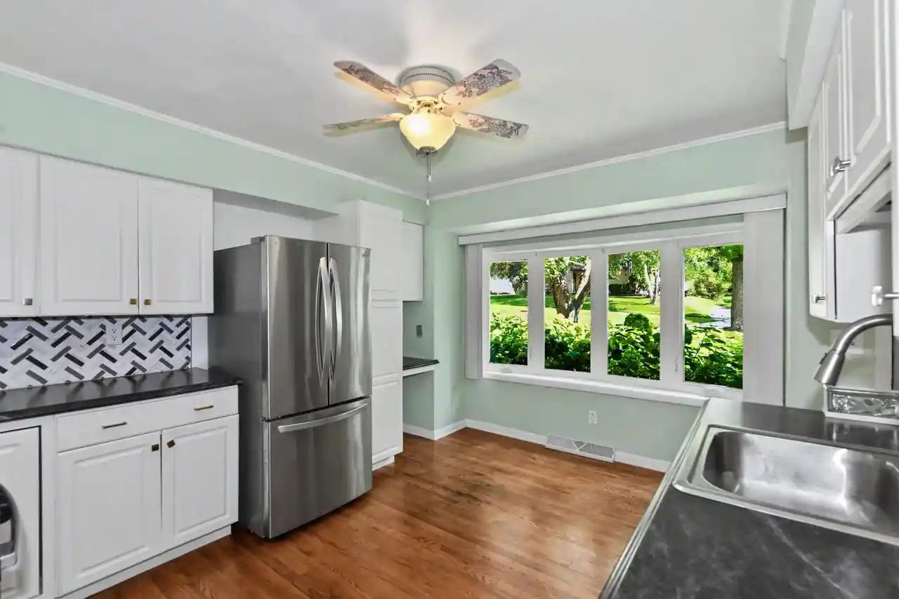 Photo 4 of Sale Pending at 1025 W Cumberland Dr Dr, Waukesha, WI 53188 | MLS# 1977336 | Listing updated on 2026-09-06