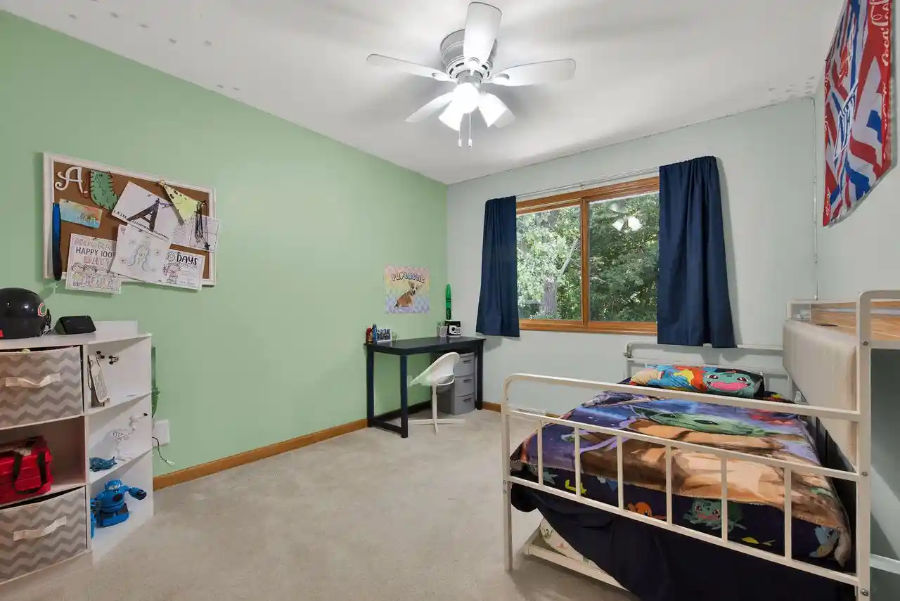 Photo 4 of Single family home for sale at 5715 Marwood Dr Dr, Racine, WI 53402 | MLS# 1977339 | Listing updated on 2026-09-06
