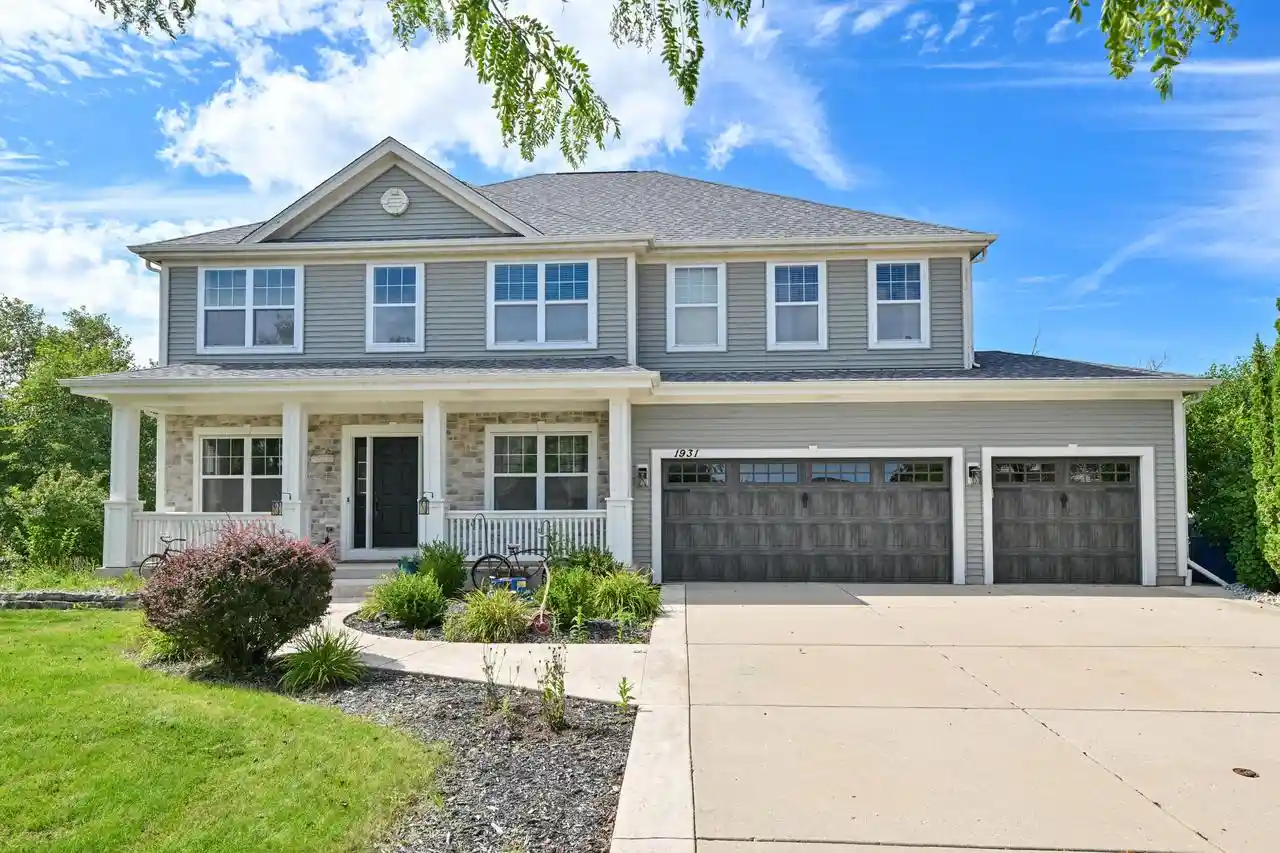 Photo 1 of Single family home for sale at 1931 Shasta Ave, Grafton, WI 53024 | MLS# 1977359 | Listing updated on 2026-09-15