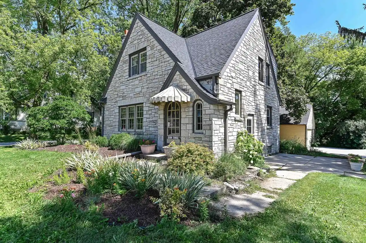 Photo 1 of Single family home for sale at W232n6198 Waukesha Avenue Avenue, Sussex, WI 53089 | MLS# 1977367 | Listing updated on 2026-09-13