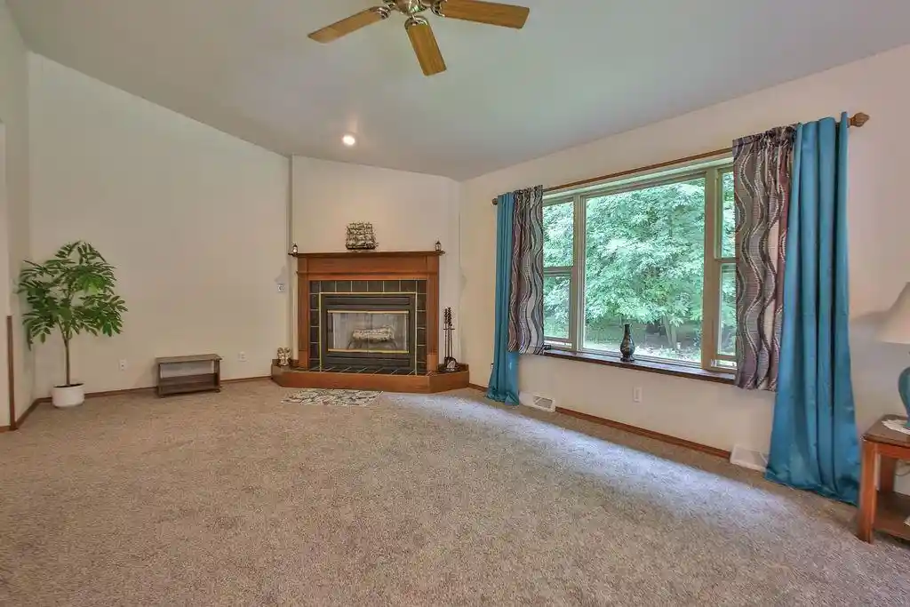 Photo 4 of Single family home for sale at 1073 Oak Road Road, Kronenwetter, WI 54455 | MLS# 22604116 | Listing updated on 2026-09-04
