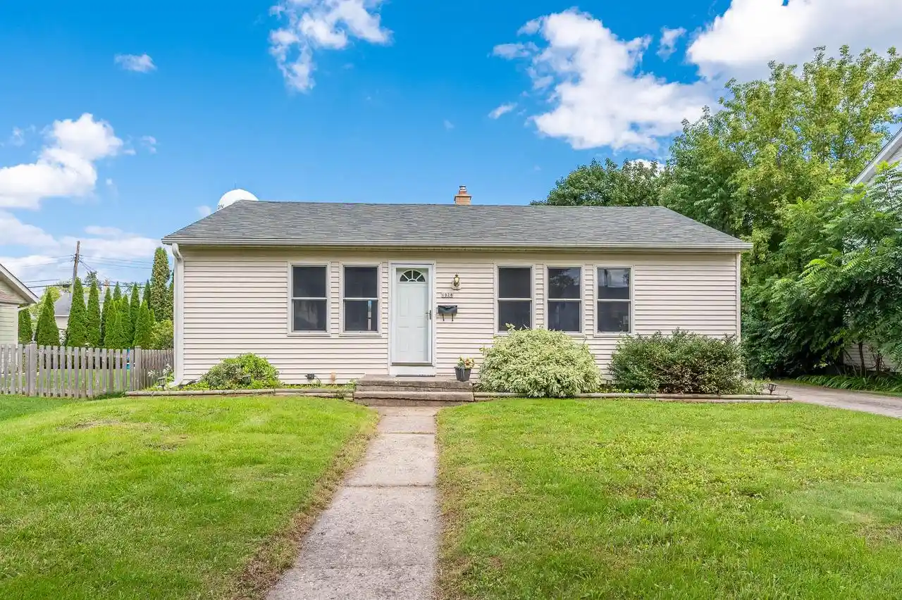 1st image of 1028 8th Avenue Avenue, Grafton, WI 53024 | MLS# 1977375