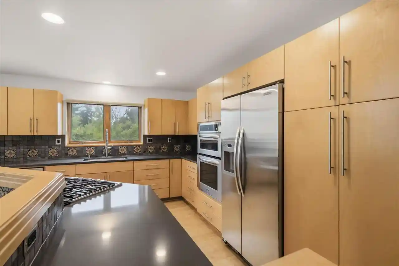 4th image of 3411 W River Dr Dr, Mequon, WI 53097 | MLS# 1977389