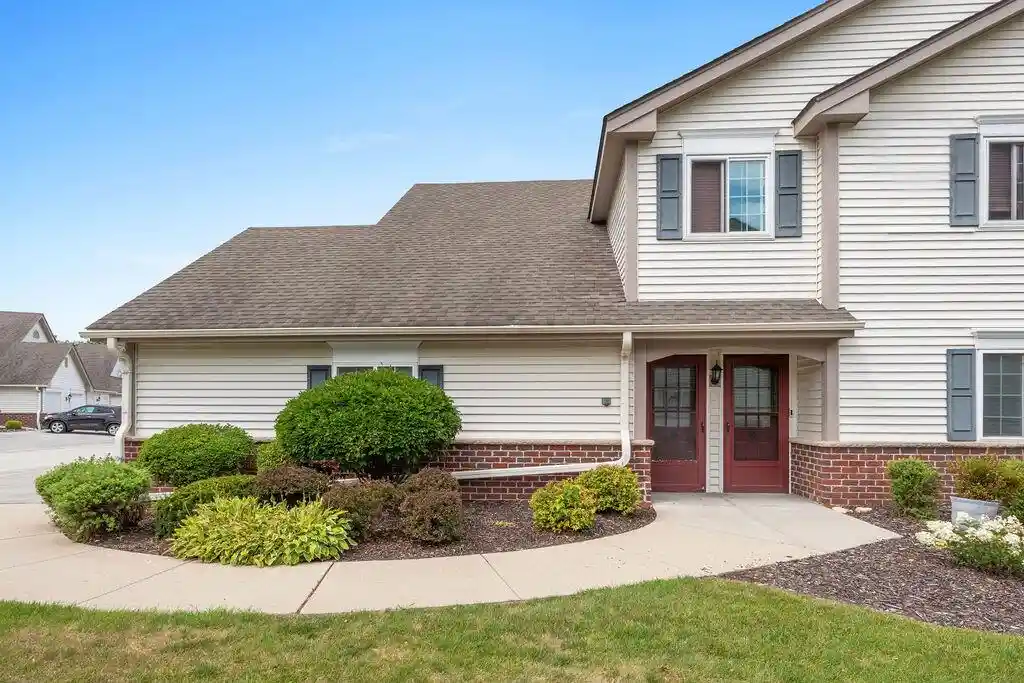 1st image of 542 Pewaukee Road Road #H, Pewaukee, WI 53072 | MLS# 1977391