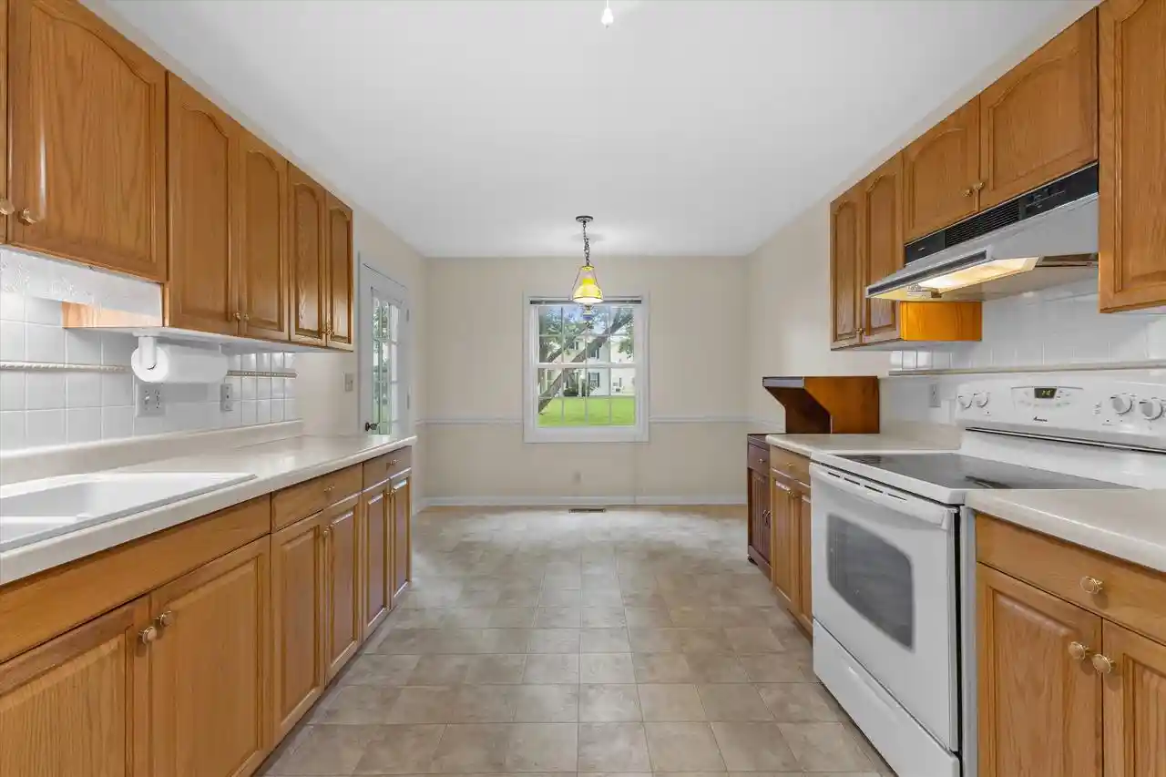 2nd image of 8073 43rd Ave Ave, Kenosha, WI 53142