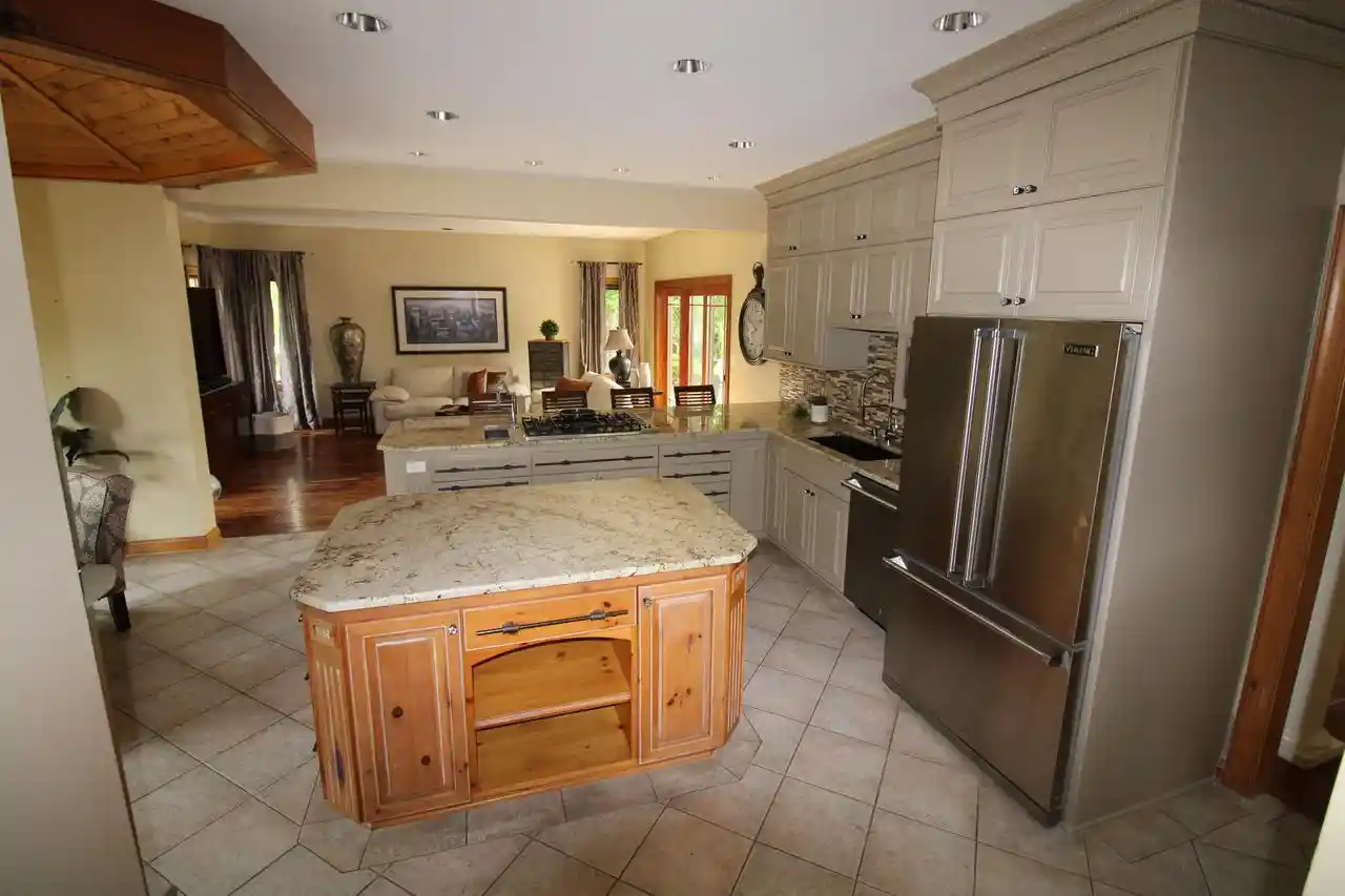 5th image of N49W28674 Chardon Dr Dr, Hartland, WI 53029 | MLS# 1977400