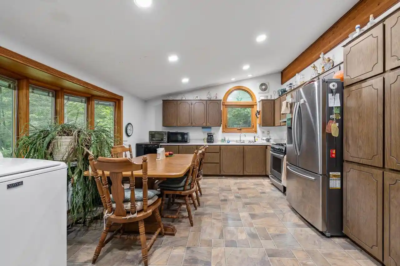 2nd image of 6720 Hwy Q Court Court, Hartland, WI 53029 | MLS# 1977401