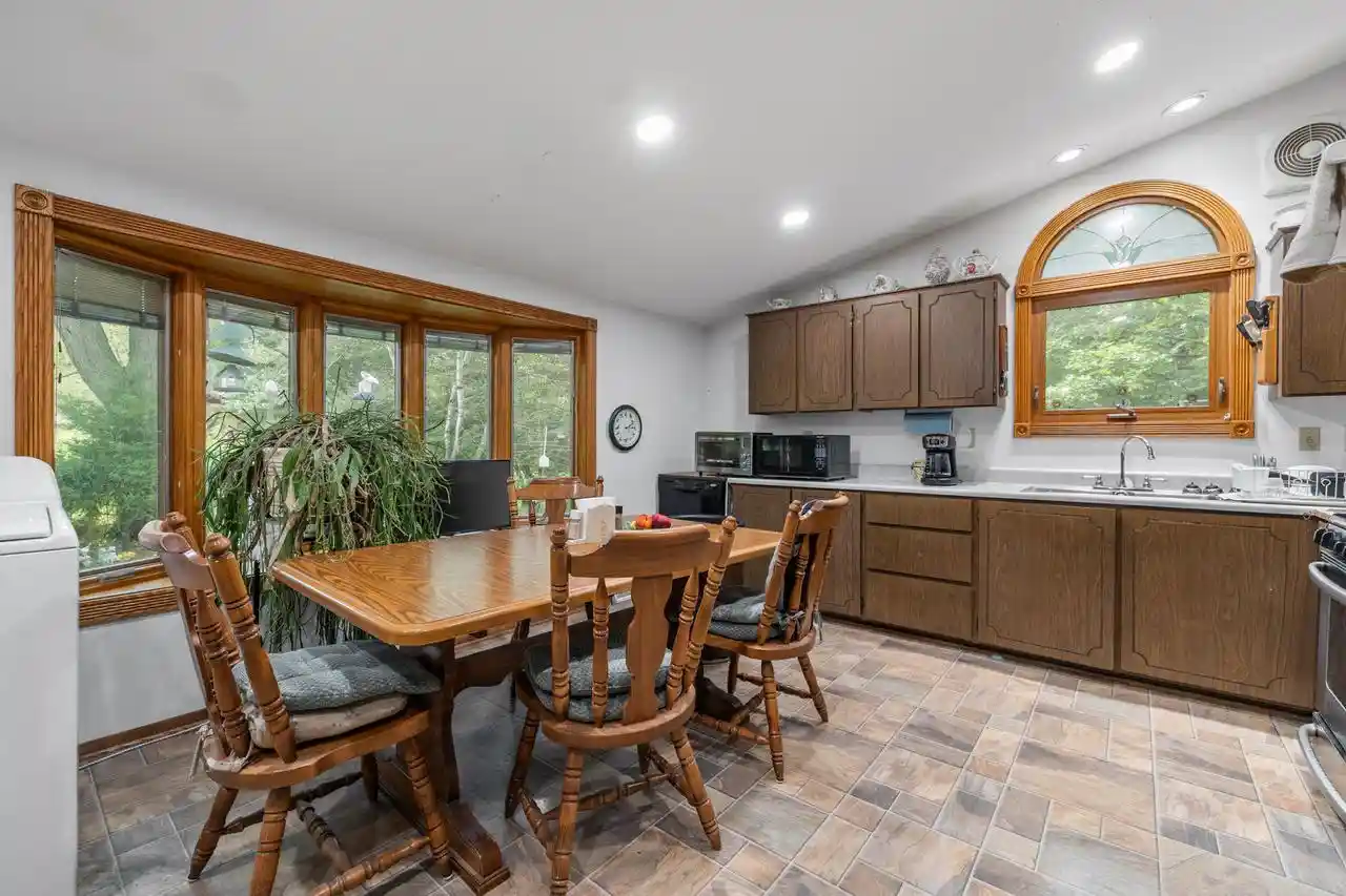 4th image of 6720 Hwy Q Court Court, Hartland, WI 53029 | MLS# 1977401