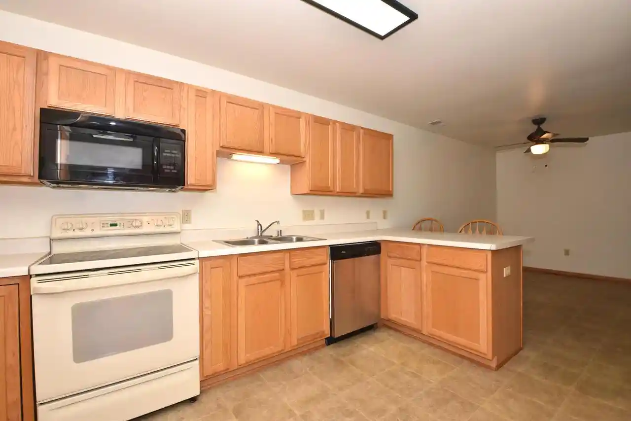 Listing Photo 4 - Condo for sale in building located at 1208 N Sunnyslope Dr Dr, Mount Pleasant, WI 53406 - Unit #104